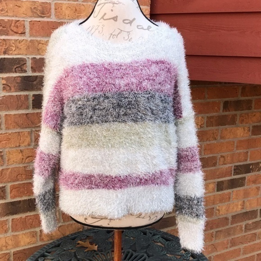 WILD FABLE FUZZY TINSEL CROPPED COZY SWEATER M